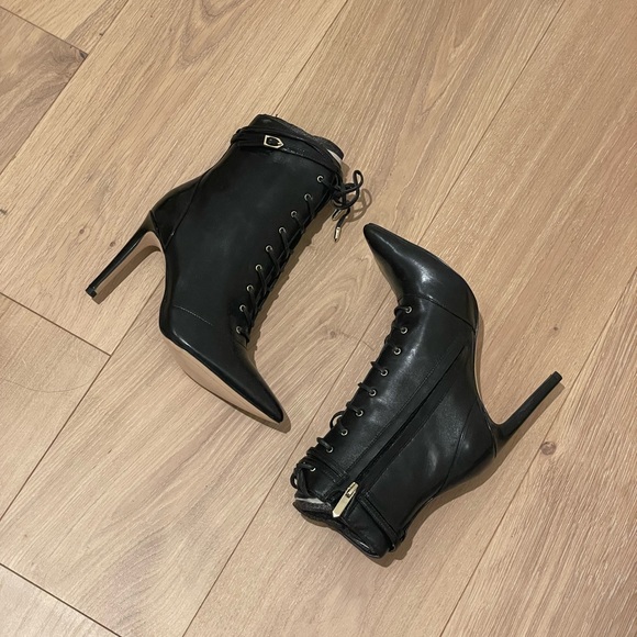 Sam Edelman Bryton Pointy Toe Lace Up Bootie - Picture 3 of 5